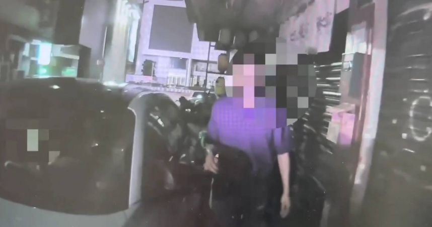 覺得代駕沒停好 男違停紅線前後移車反引警上門